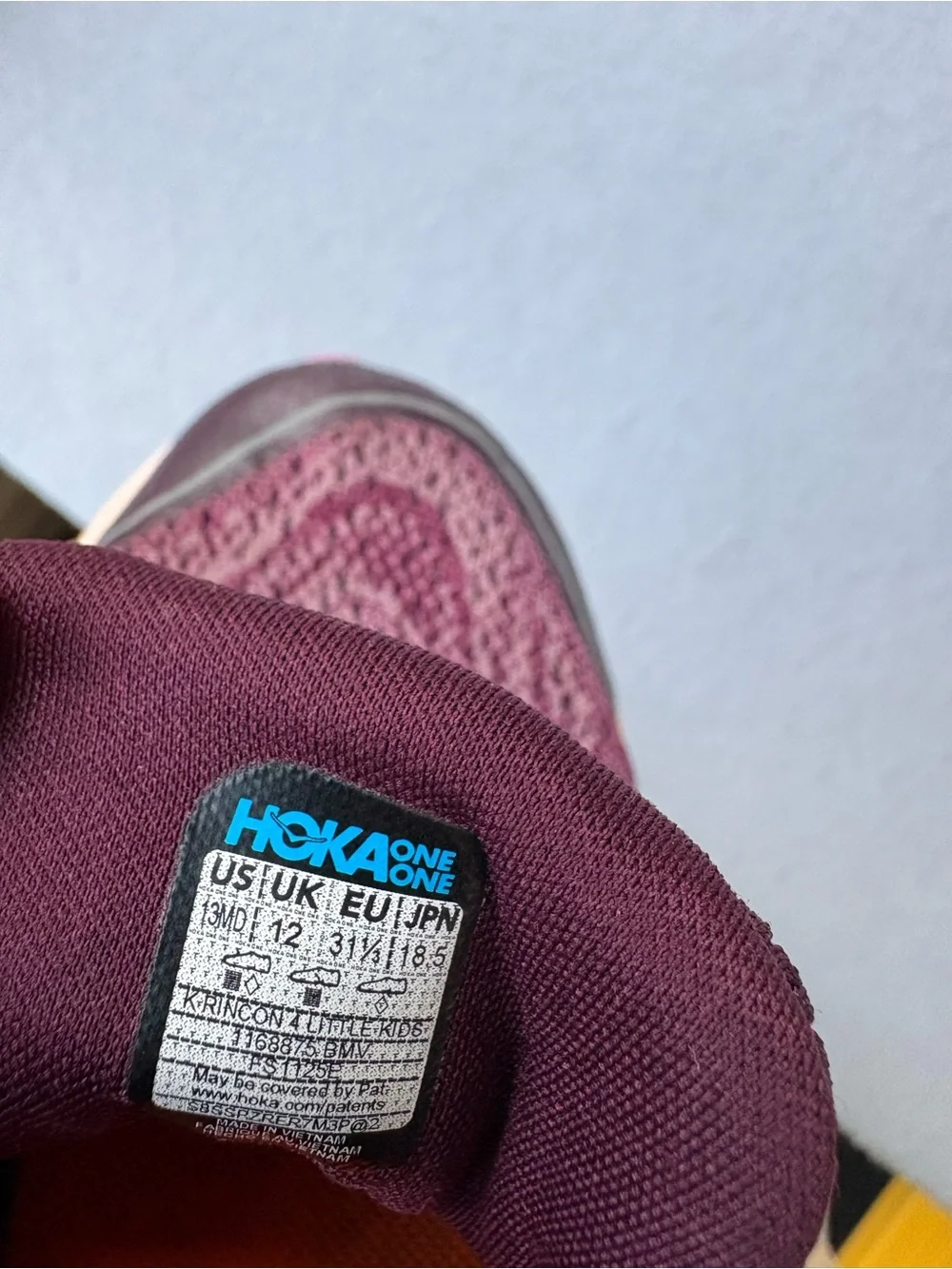 Hoka One One gently used